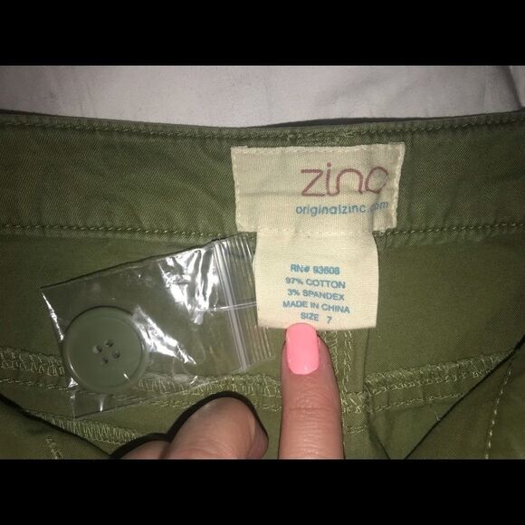NWT Olive Green Shorts by Zinc - Picture 3 of 3